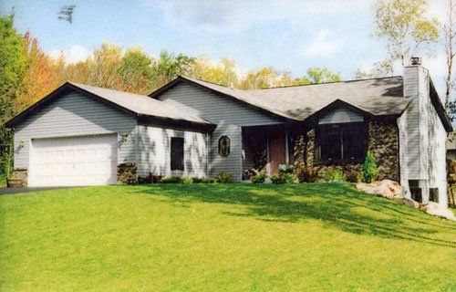 White Garage on White House at Jacob Homes, Janesville, WI