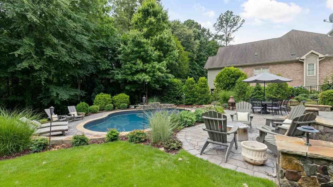 small backyard pools