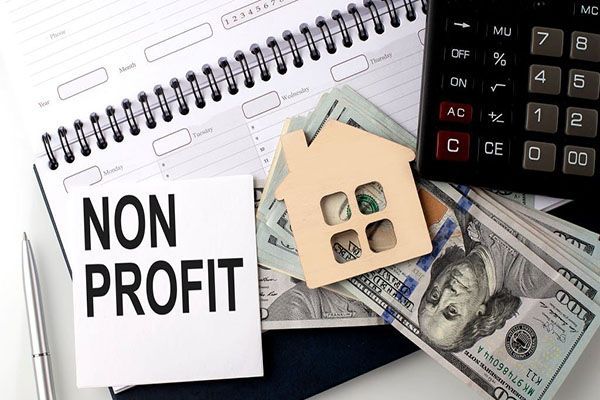 A sticky note labeled 