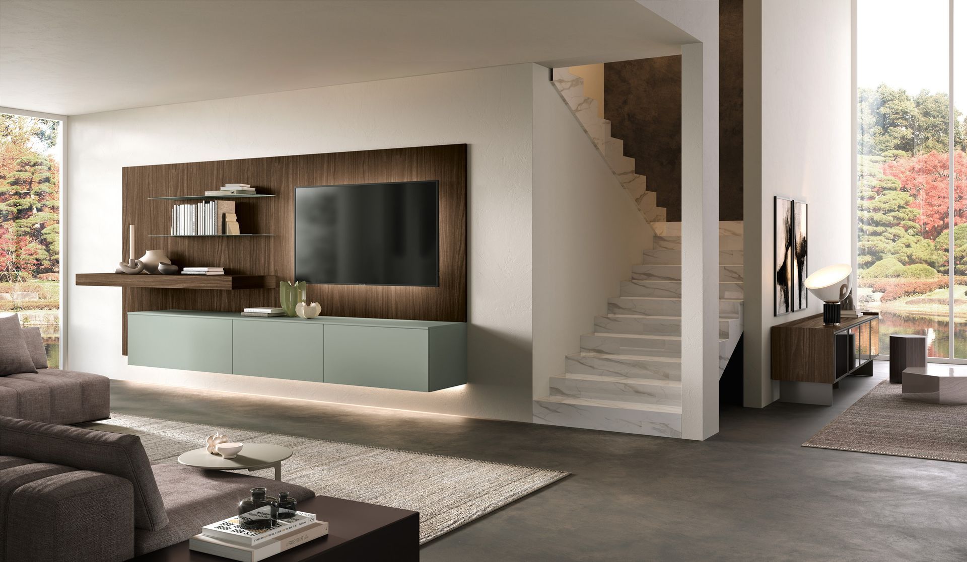Soggiorno moderno con TV sospesa, parete decorativa in legno e scale.