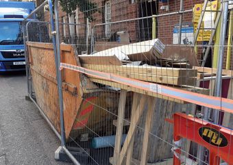 Hire a 14-yard skip in Glasgow, click here for 14-yard skip hire prices and book a 14-yard skip online