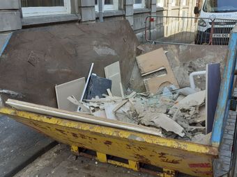 Hire and 8-yard skip in Glasgow, click here for 8-yard skip hire prices