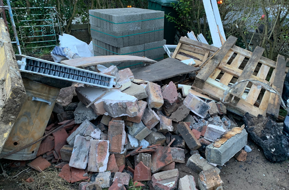 Man with a van waste collections in Glasgow, click here for waste collection prices and book our Glasgow man with van waste collection in the Glasgow area.