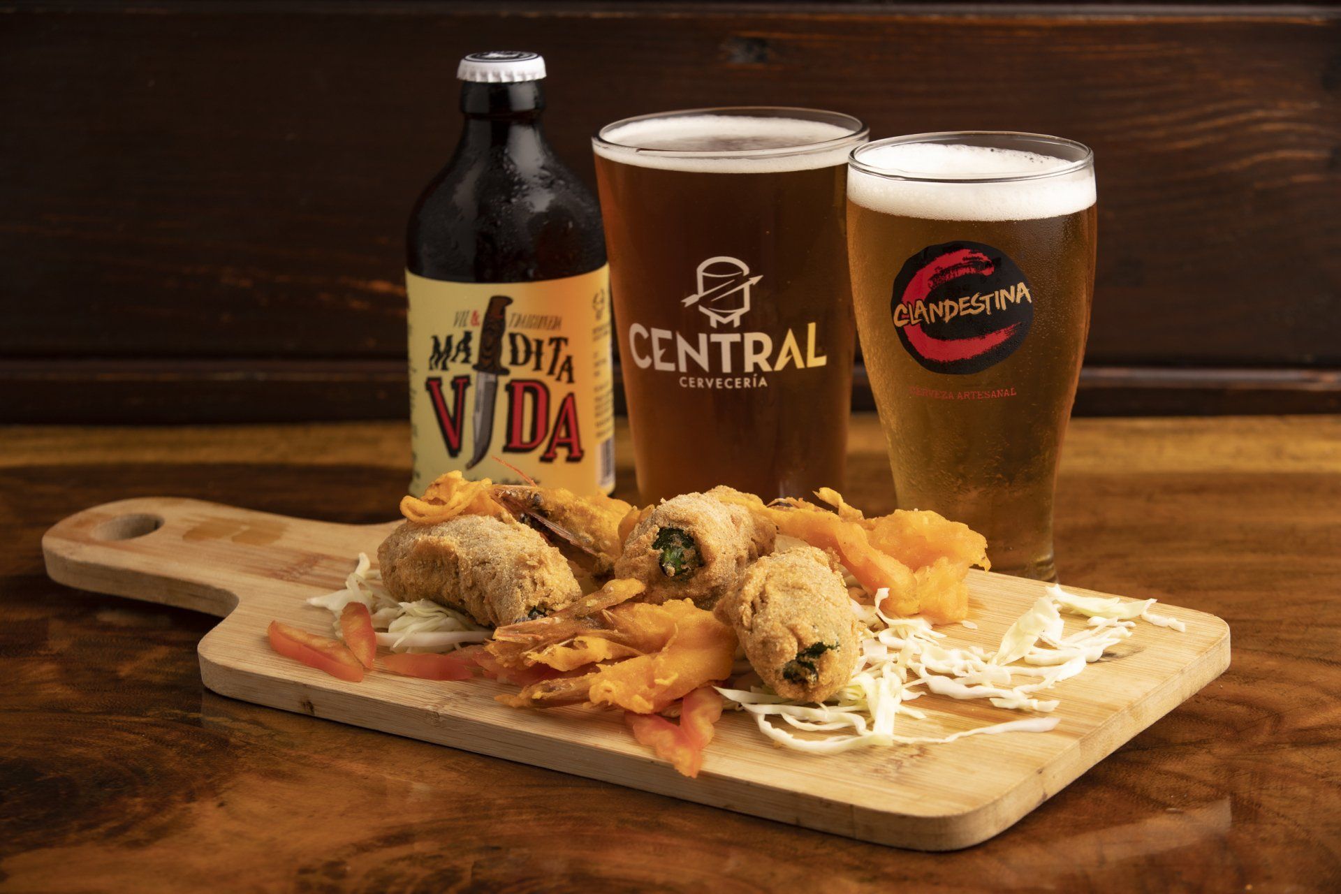  restaurant is open 7 day a week from 8am to 9pm we serve breakfast, lunch and dinner
