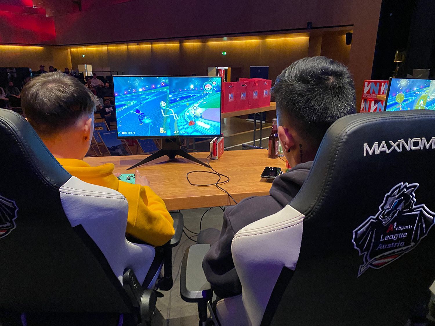 Teilnehmer:innen beim eSportCup während des Turniers