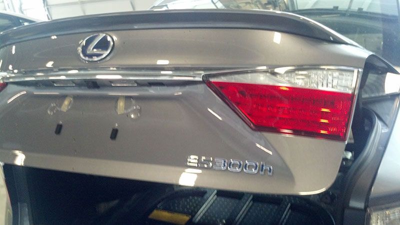 The back end of a lexus car is shown | Autotrends