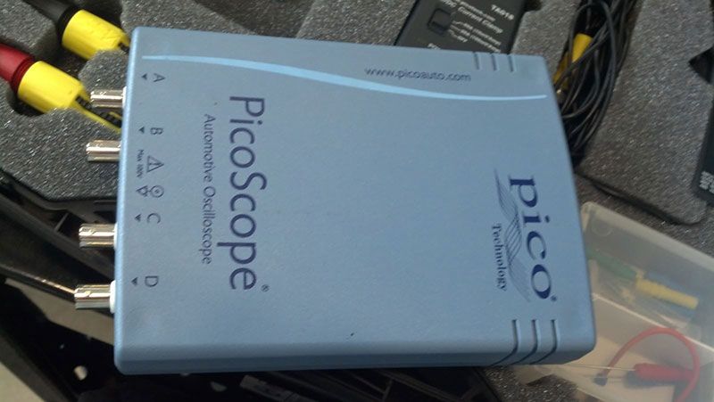 A picoscope device is sitting in a case | Autotrends