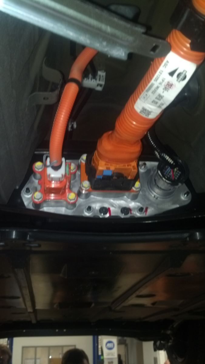 A close up of a hose that says 40 on it | Autotrends