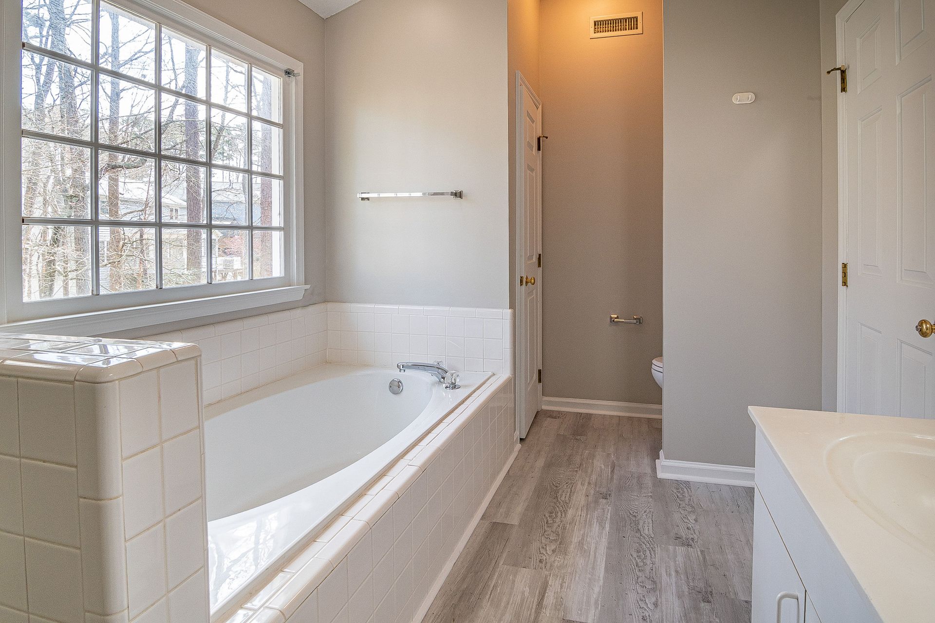 Bathtub Makeover
