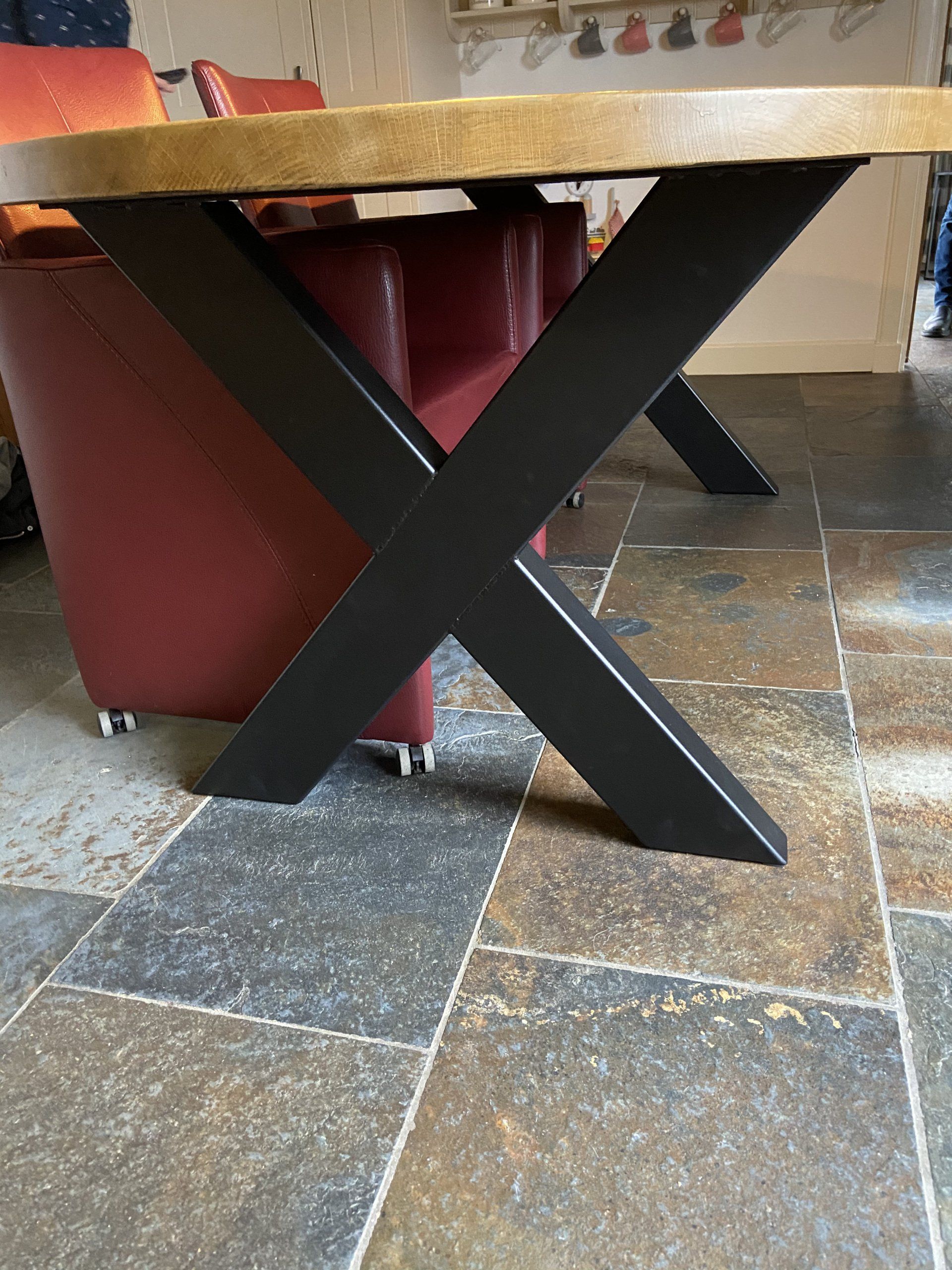 Stalen tafelpoot op maat