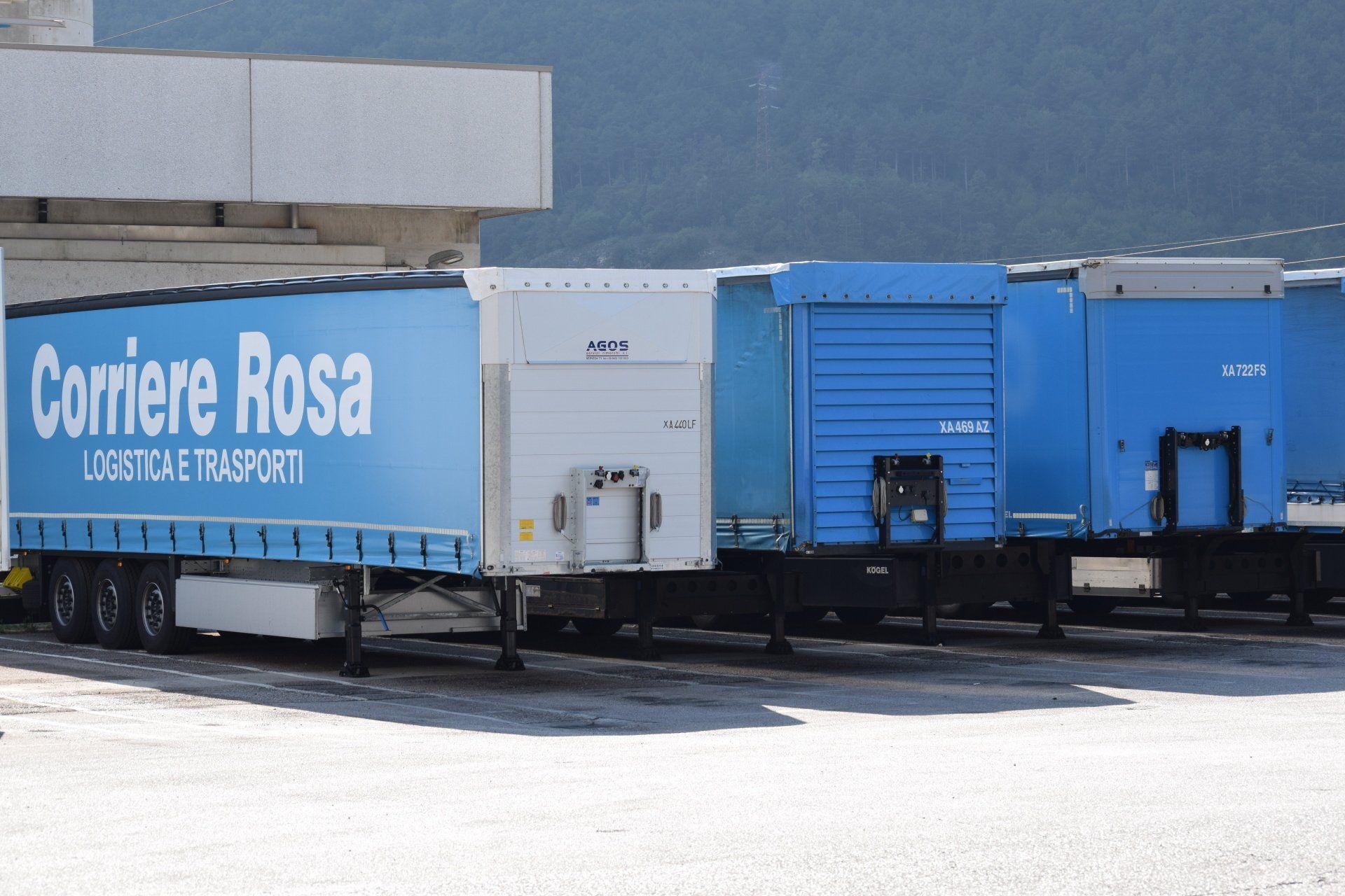 semirimorchi corriere rosa