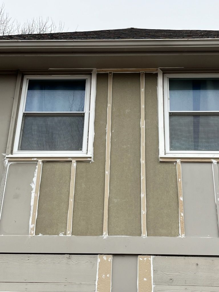 Wood rot company smooth hardiboard by Home Pros Painting serving Lenexa KS