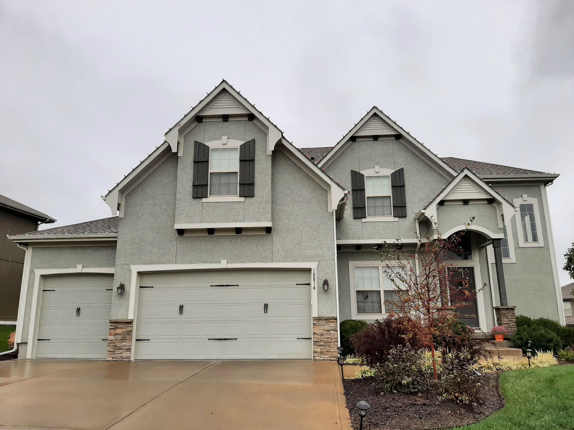 Home Pros Painting and Home Repairs exterior house painting and 
 wood rot before Olathe KS