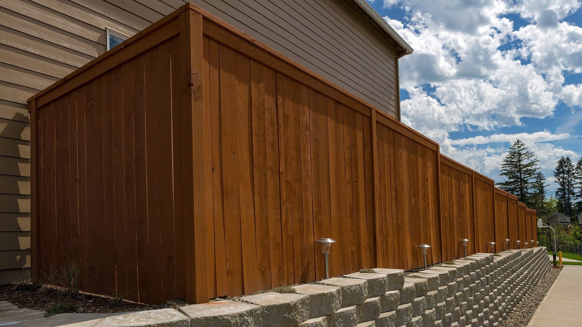 fence stained by Home Pros