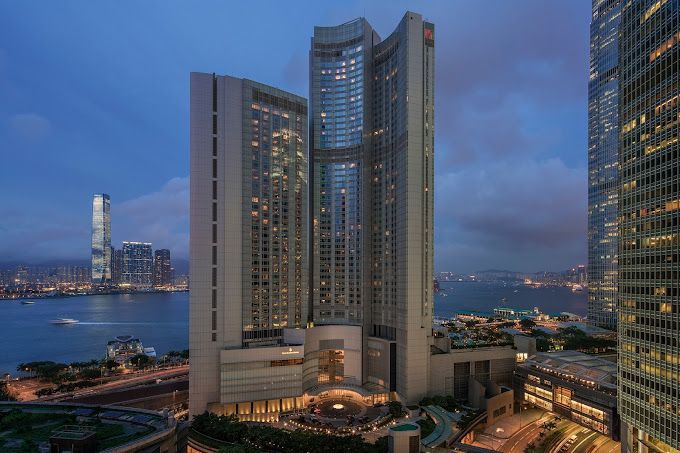 Four Seasons Hotel Hong Kong