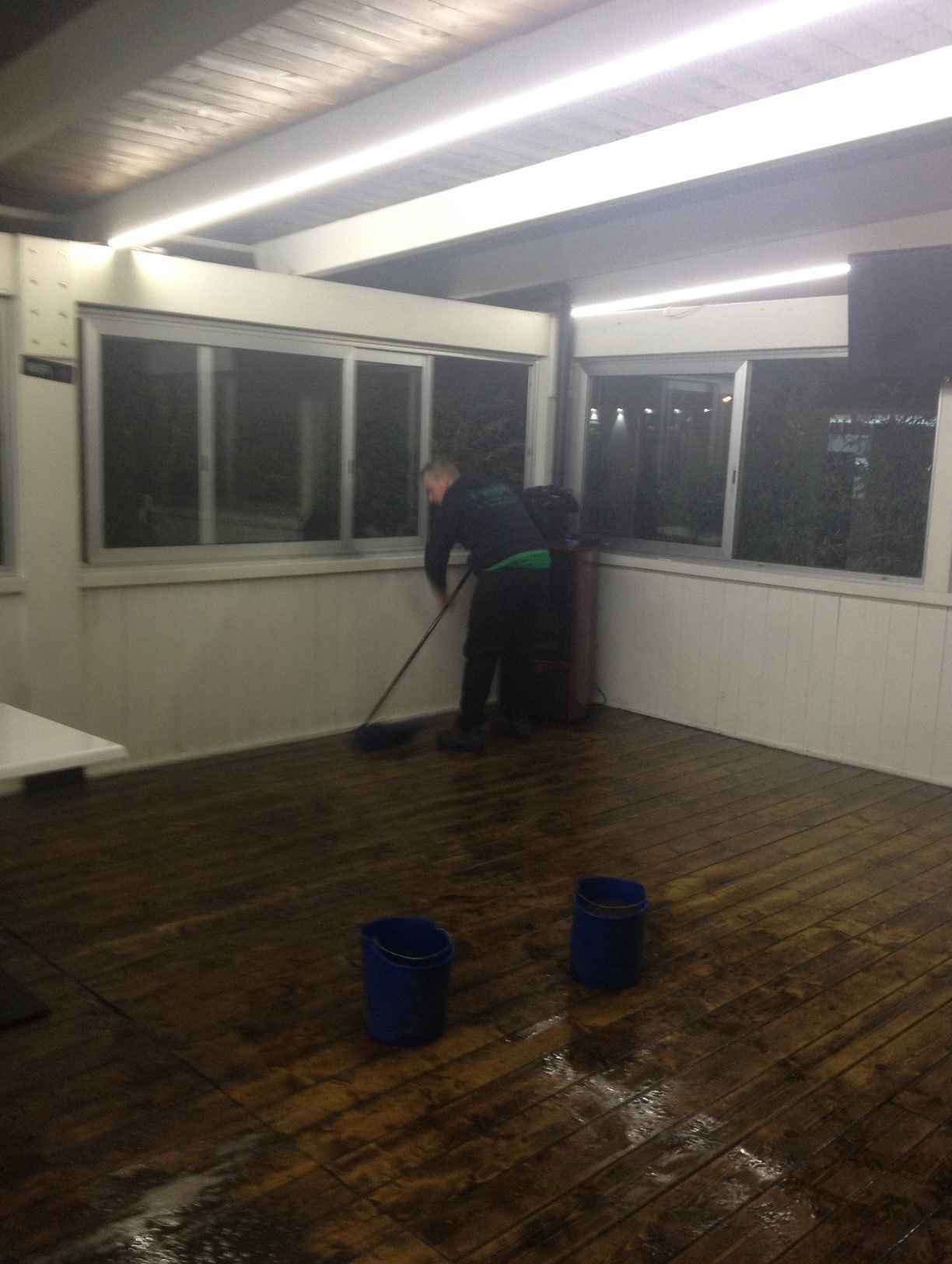 Sgrassatura pavimento in legno