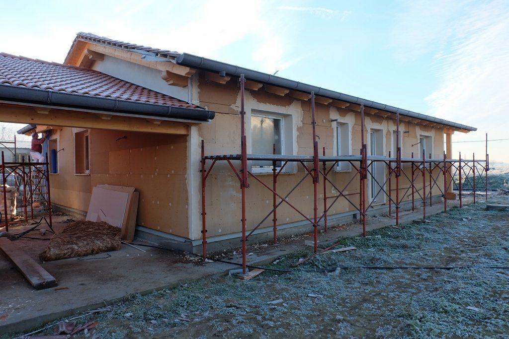 casa in costruzione in legno