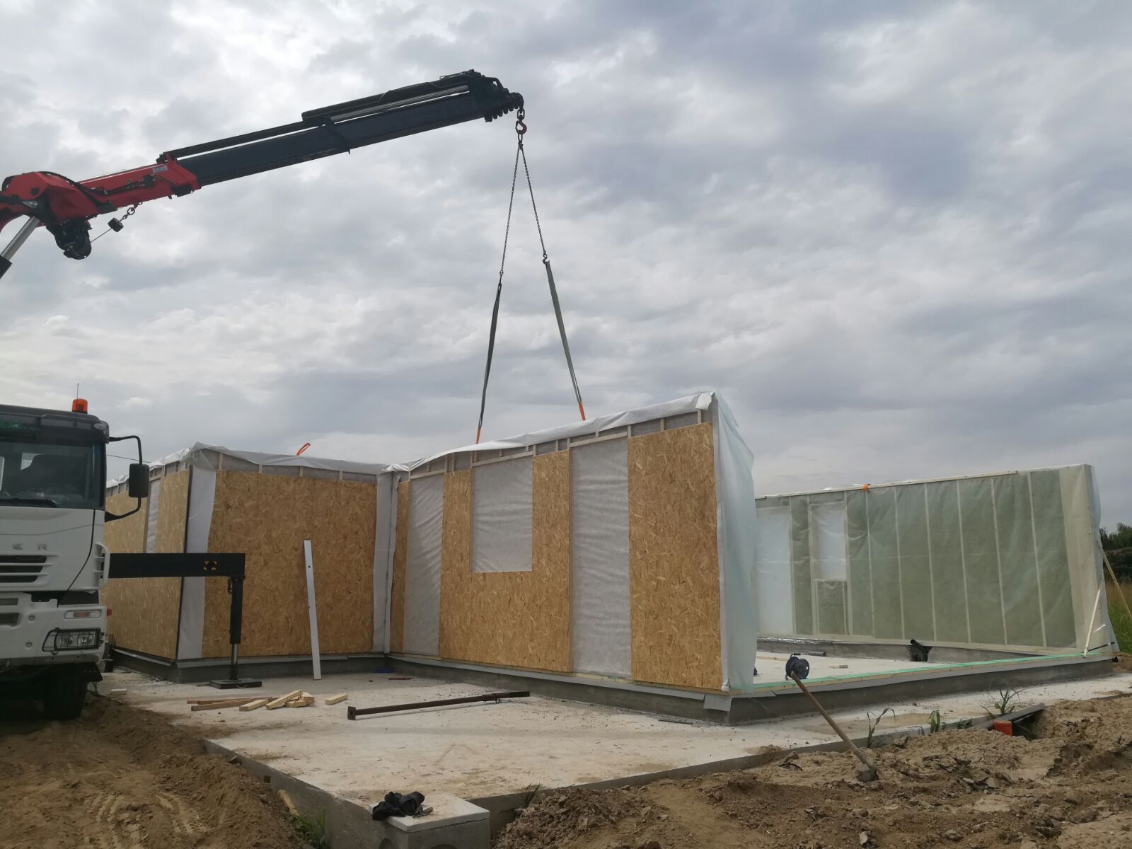 messa in opera di una casa di legno prefabbricata