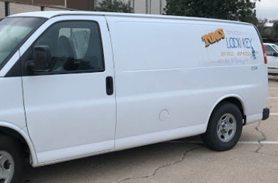 Locking a Dead Bolt — Bethany, OK — Tom's Speedy Lock & Key Service