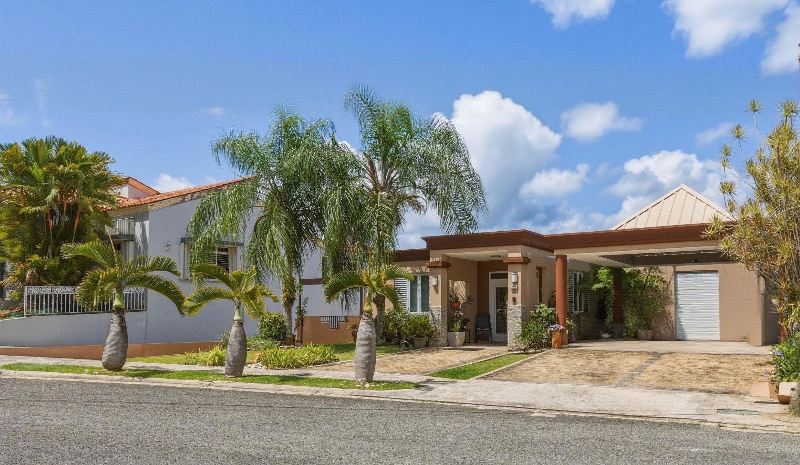 Casa En Venta En Manatí | MG Realty Group