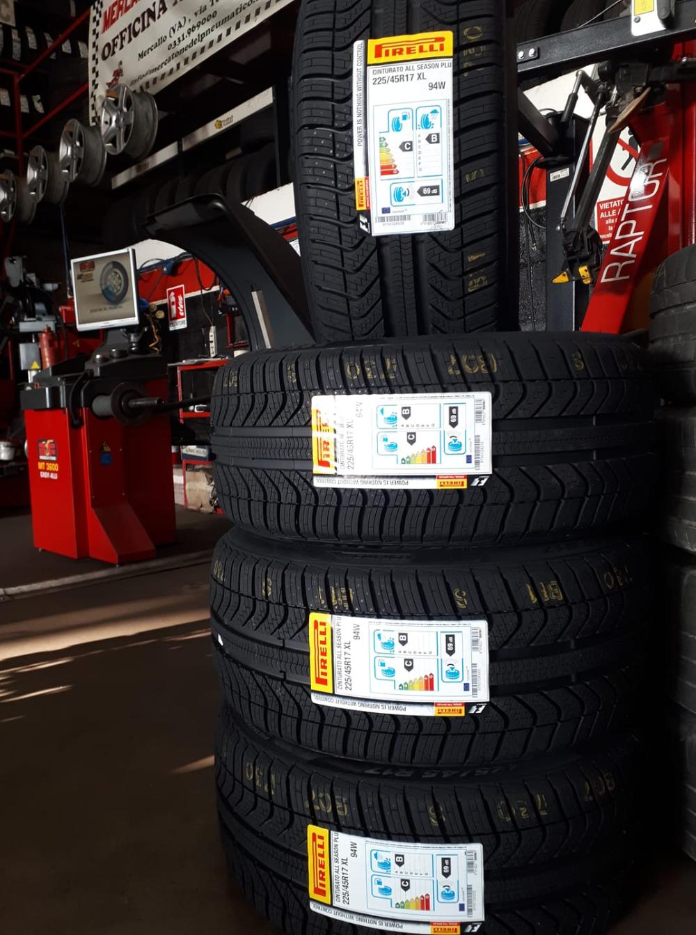 gomme in officina gommista