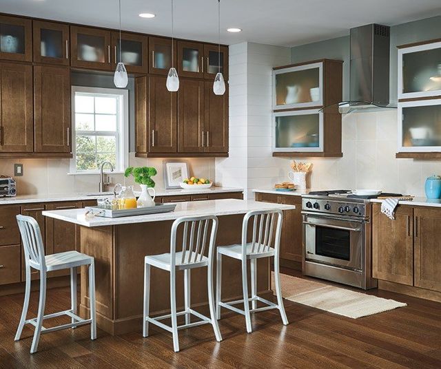 https://lirp.cdn-website.com/9b675082ba4a4b6081b65c40c7e960a2/dms3rep/multi/opt/transitional_kitchen_design_3-700x586-640w.jpg