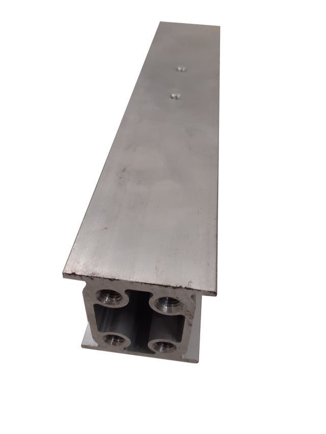 Estruso in alluminio tagliato realizzato da Cesari srl di Recanati