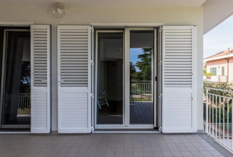 Portafinestra scorrevole realizzata da Cesari srl di Recanati