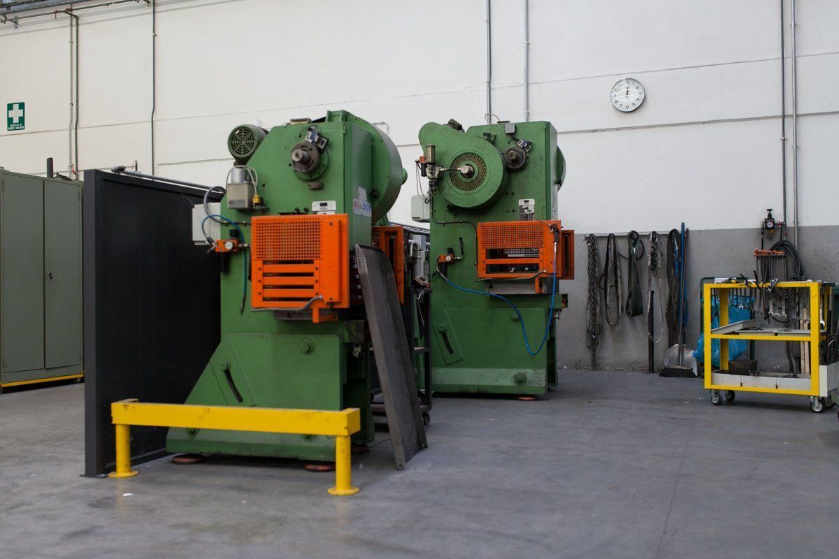 Stampaggio lamiere presso Cesari srl di Recanati