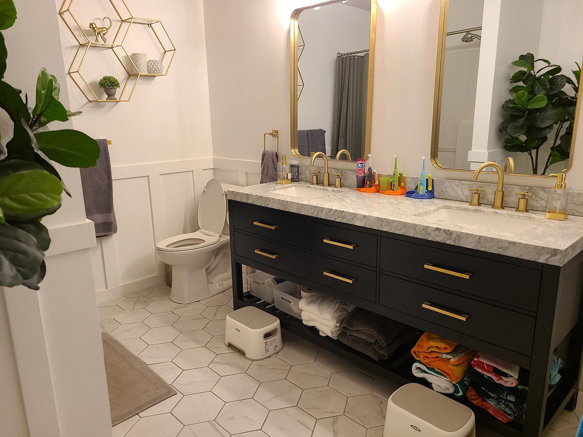 Bathroom with Hexagon Tiled Floor