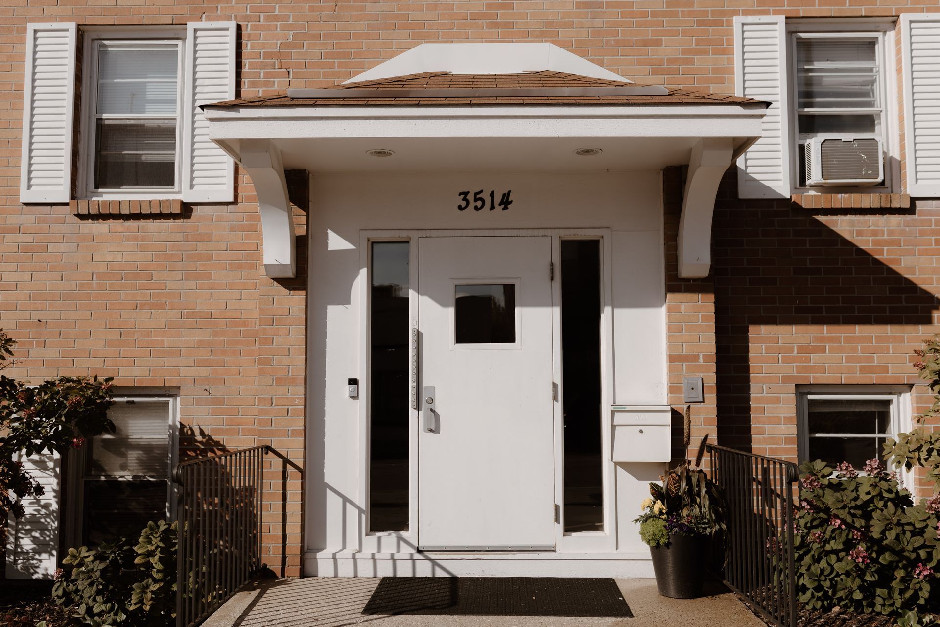 3514 HENNEPIN AVENUE