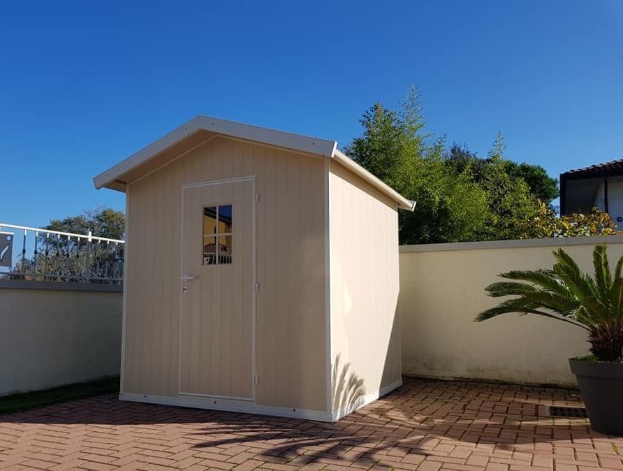 casetta in legno laterale