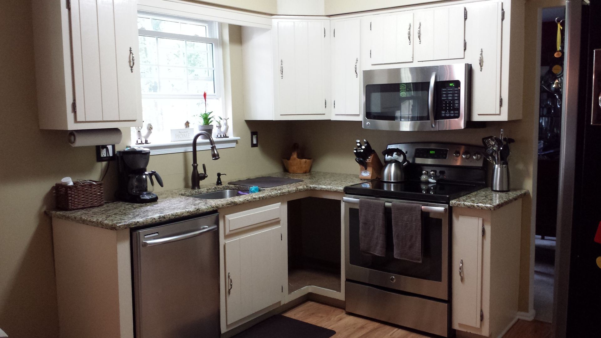 Before Kitchen Refacing