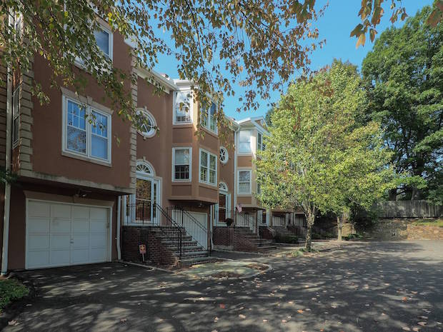 Embassy Towne Homes Exterior