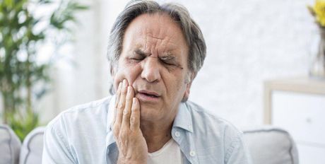 Partials—Old man with tooth sensitivity in  Cordova, TN