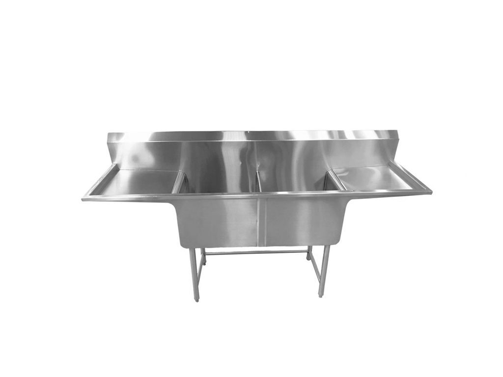 Un fregadero de acero inoxidable con dos lavabos sobre un soporte sobre fondo blanco.