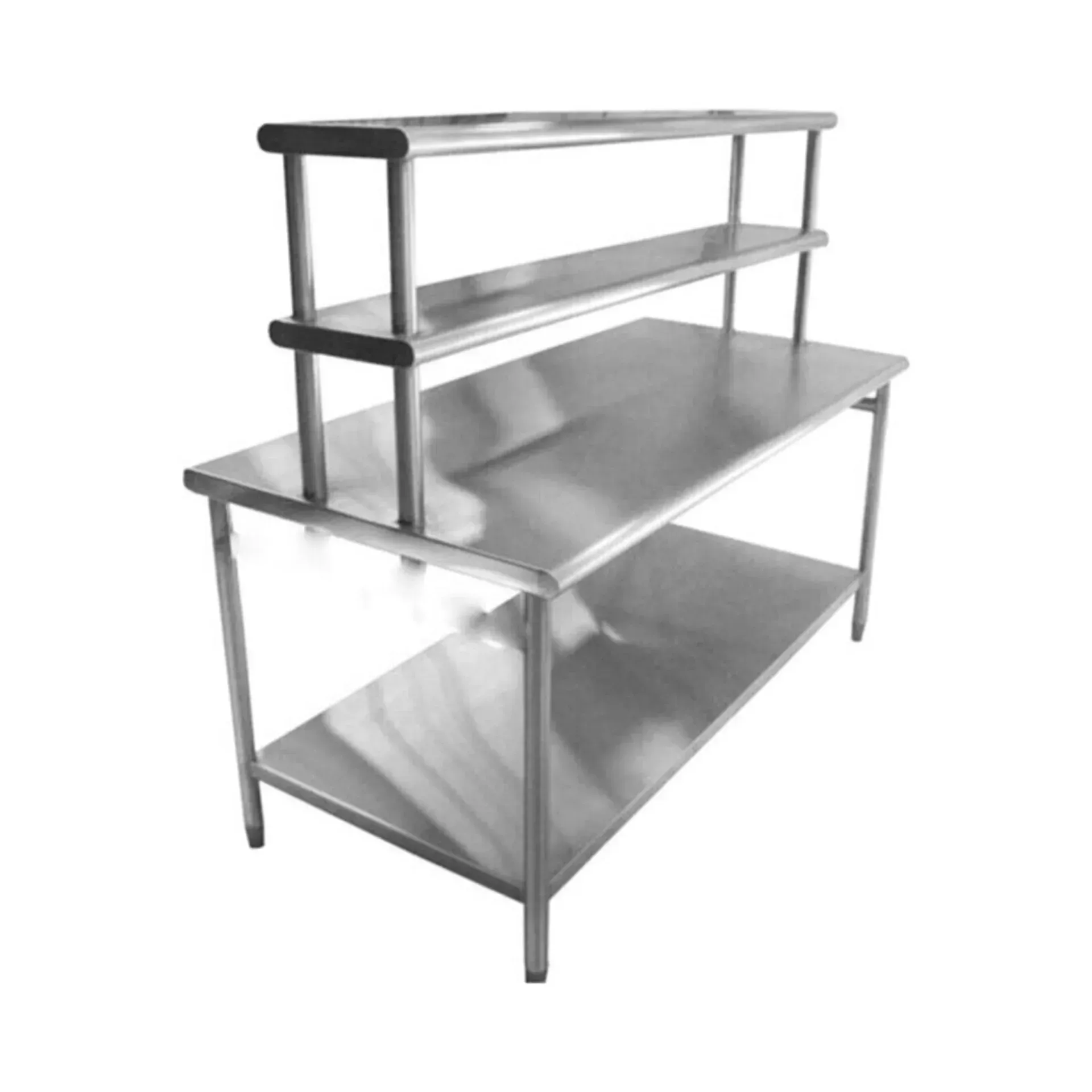 Una mesa de acero inoxidable con tres estantes encima