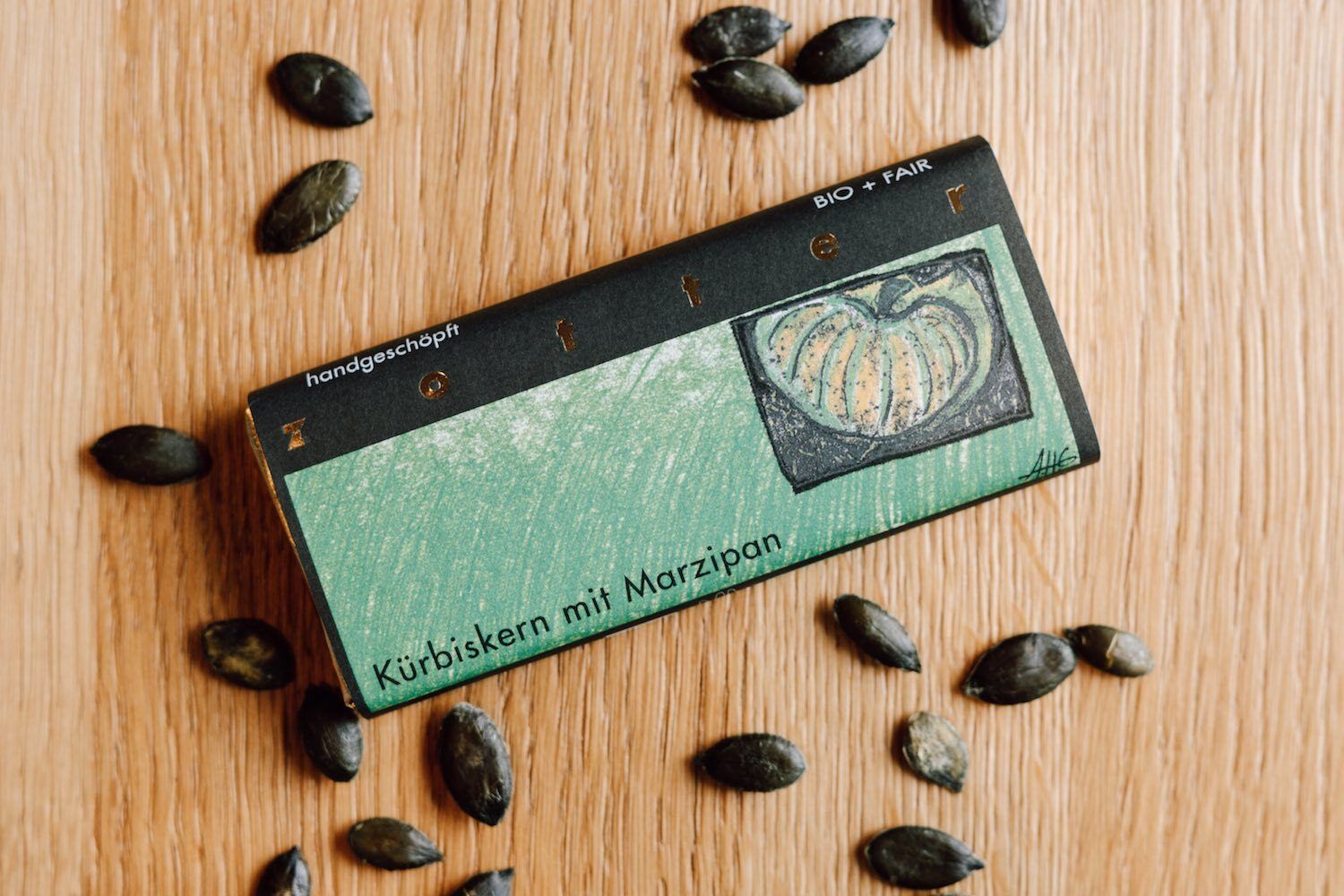 Schokolade Kürbiskern mit Marzipan - handgeschöpft