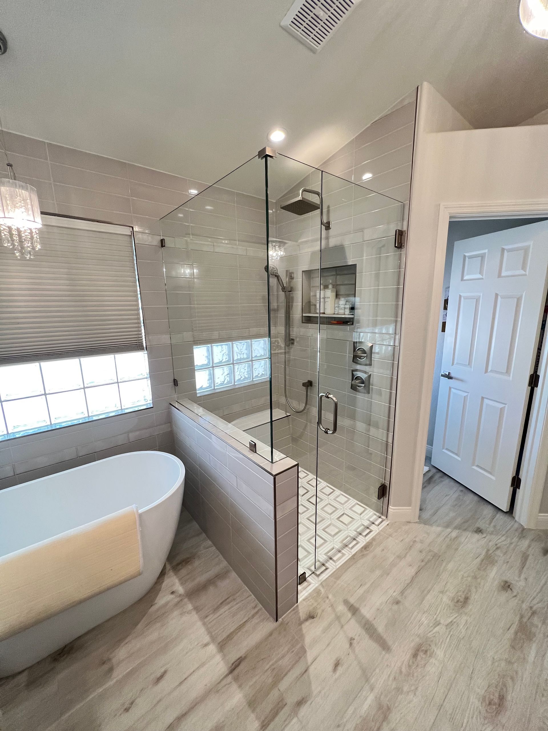 Shower Glass Repair and Replacement in Phoenix