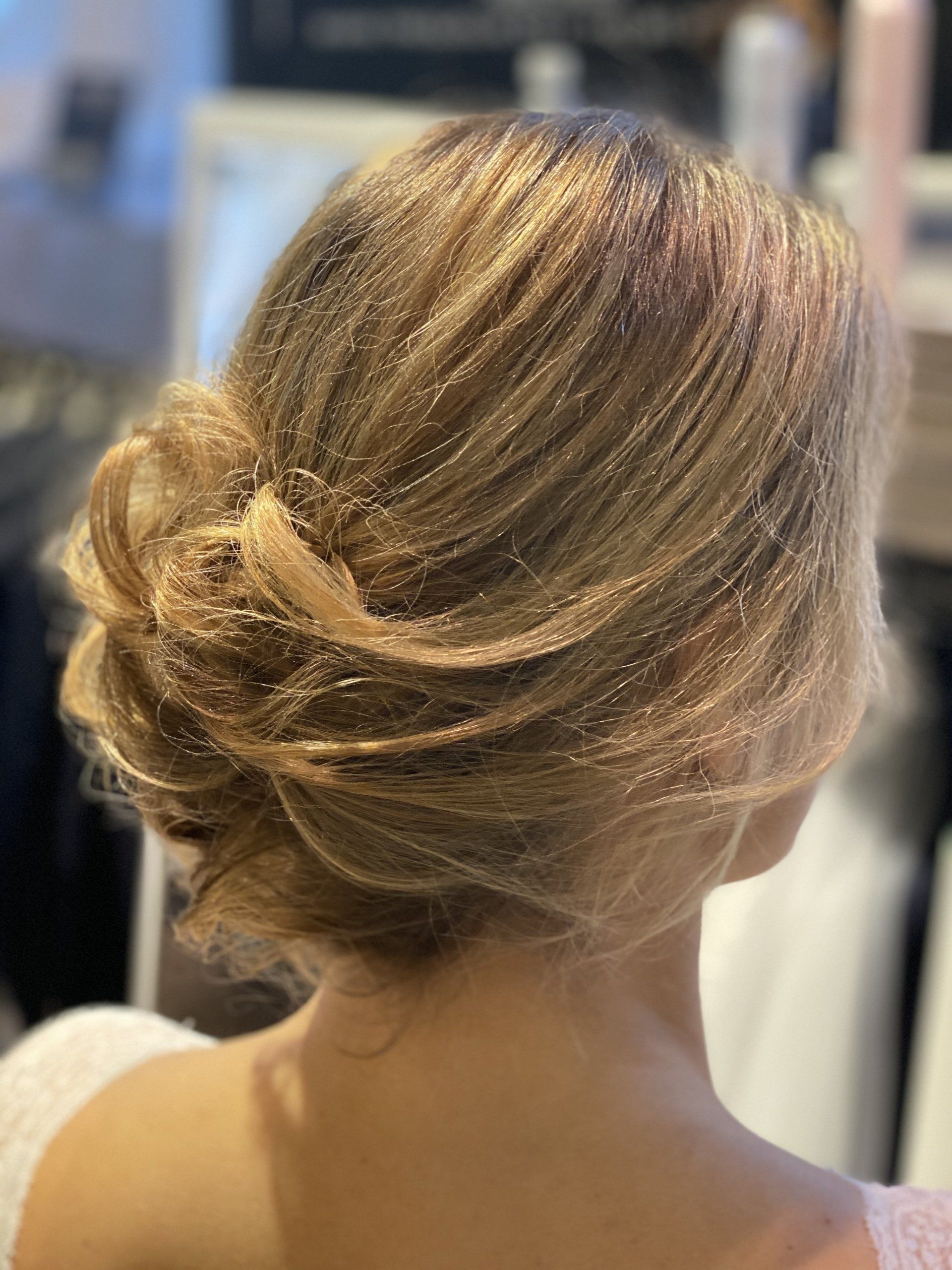 Coiffeur Chur / Coiffeur / Friseur / Hochzeit / Frisur / Styling / Fashion / Meches / Balayage