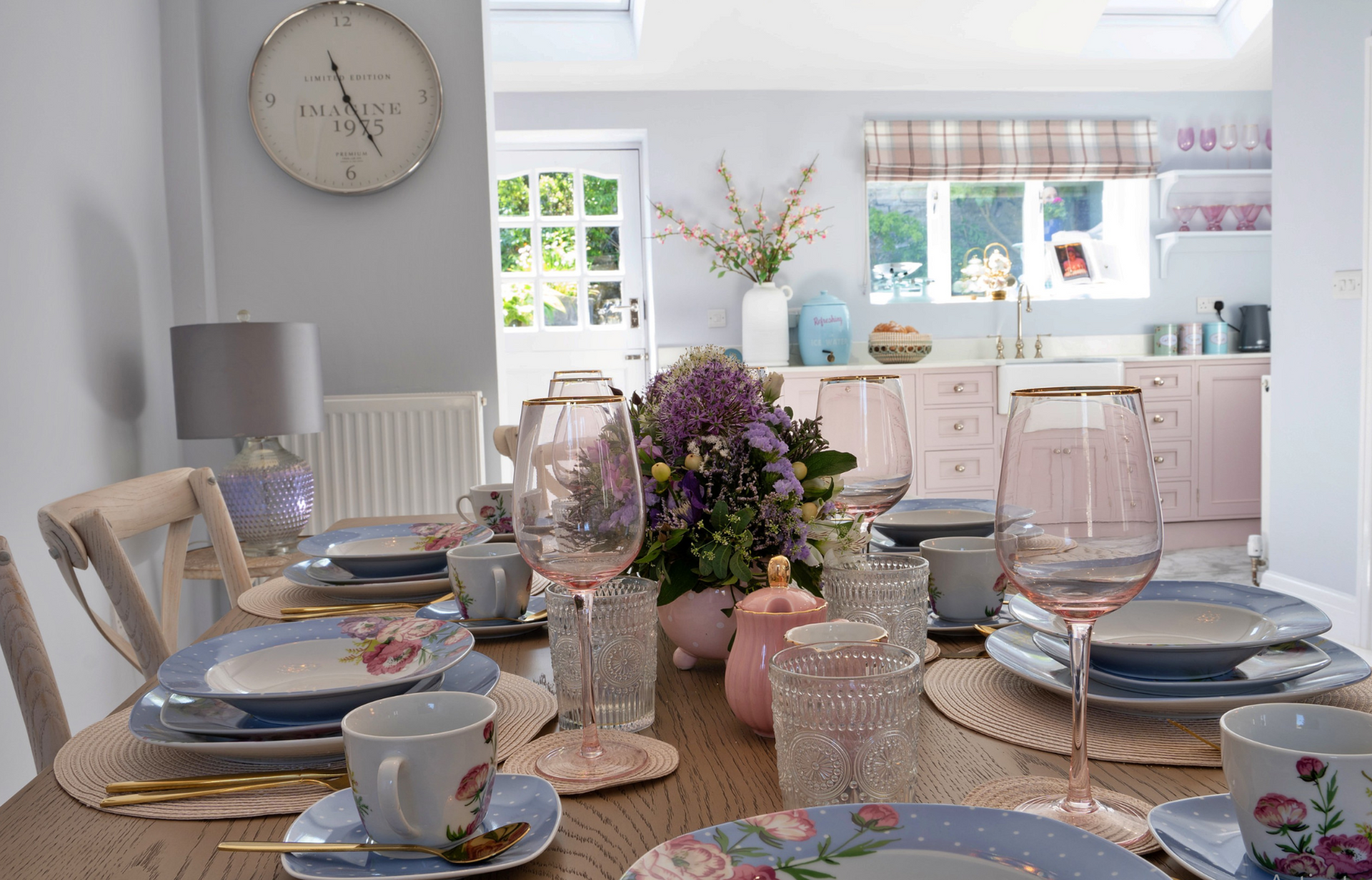Limestone Cottage - Beautiful Dining table