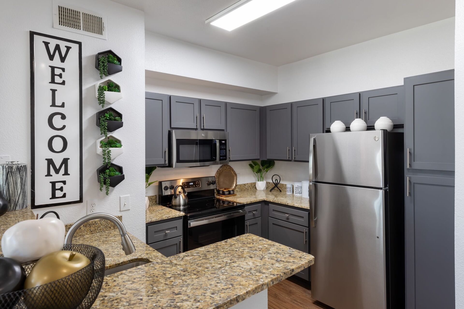 Fully-equipped kitchen | Stone Creek at The Woodlands