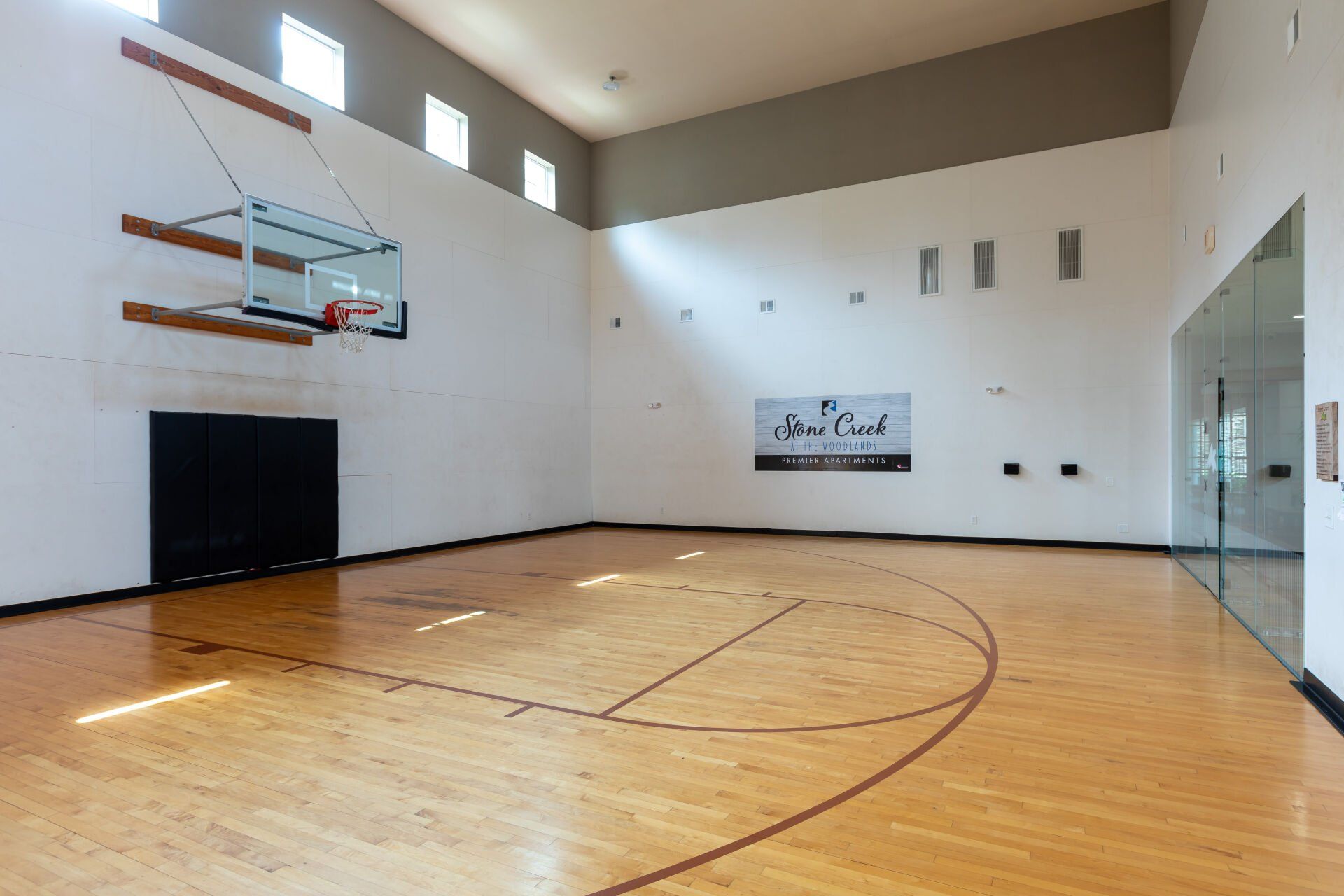 Indoor Basketball Court | Stone Creek at The Woodlands