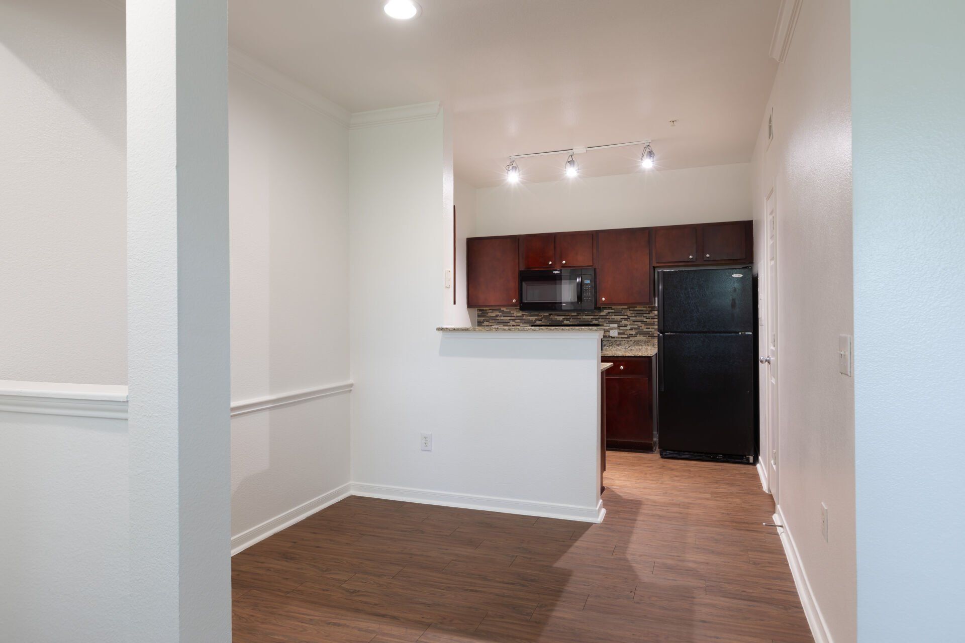 Empty unit with kitchen | Stone Creek at The Woodlands
