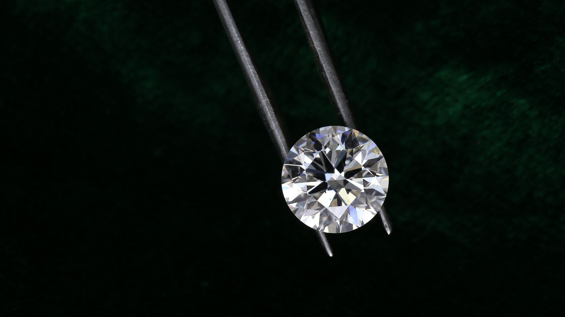 Lifegem Gems Made From Cremation Ashes For Funeral Services