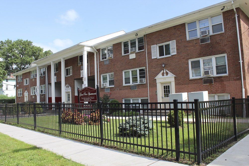 Gran Prix Apartments