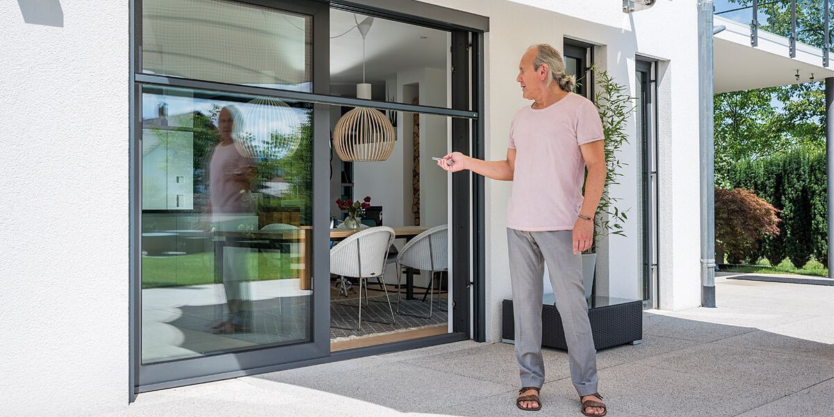 ISN Insektenschutz Elektrorollo für Balkontüren und Terrassentüren