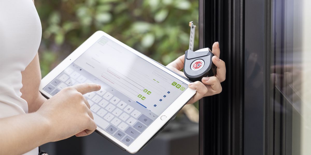 ISN Insektenschutz in Frastanz | Aufmass beim Kunden vor Ort