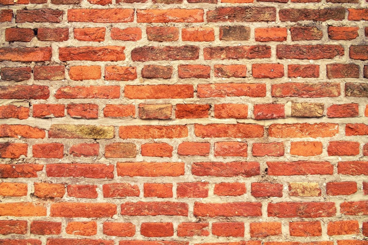 What’s the difference between stone and brick