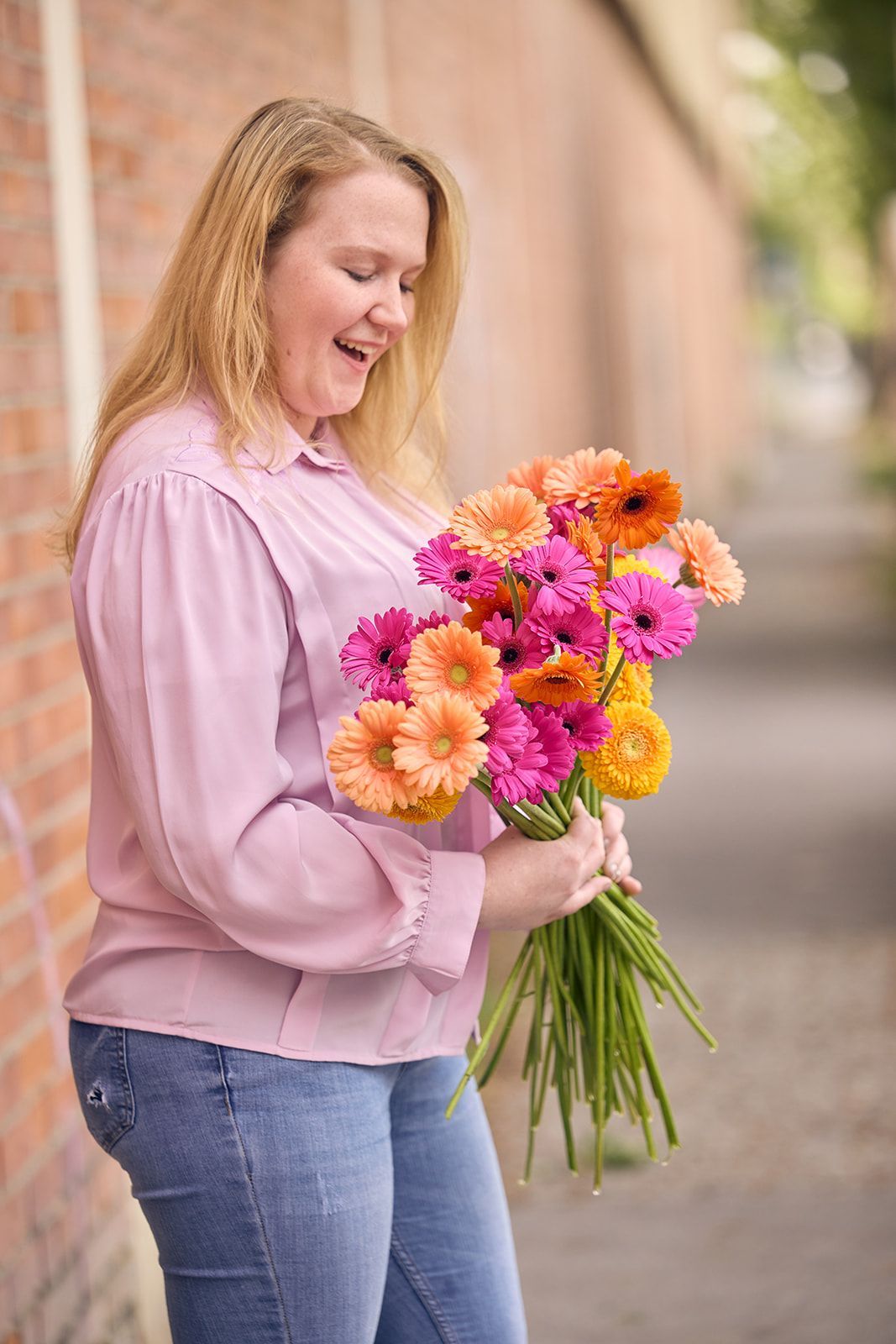 Sommerliche Blumensträuße aus Blumen Engeles Florathek – jetzt online bestellen & frisch liefern las